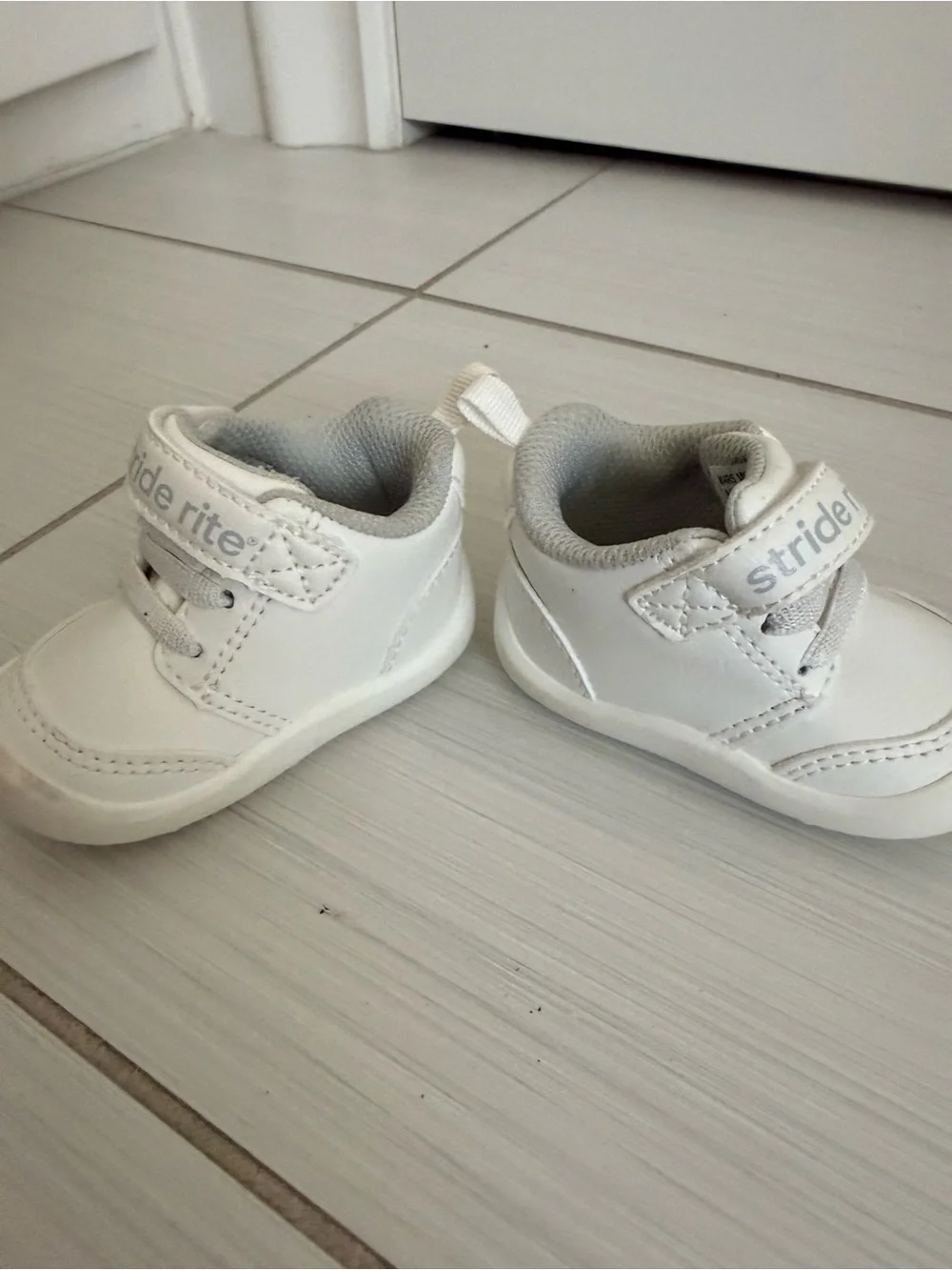 Stride Rite White Baby Walker Sneakers with Hook-and-Loop Strap